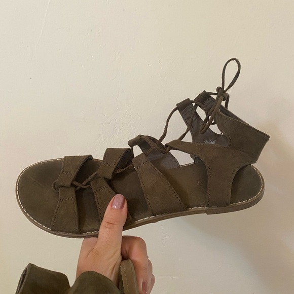 FAUX SUEDE OLD NAVY FLAT WOMENS GLADIATOR SANDALS SIZE 8 BOHEMIAN SUMMER - Picture 6 of 8